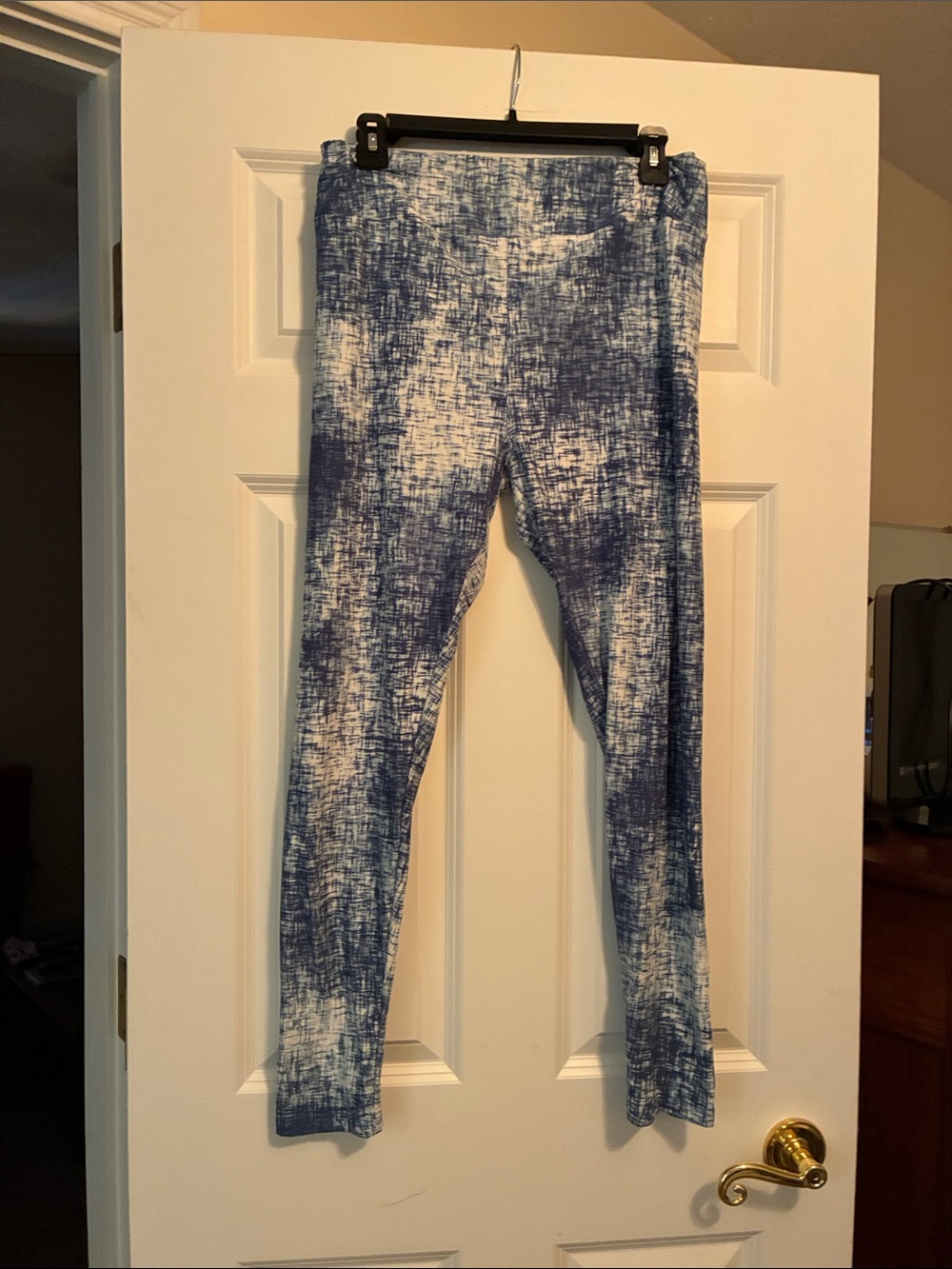 Blue & White Abstract Print Leggings